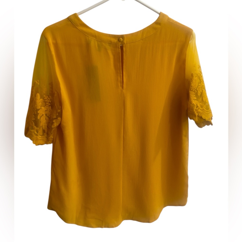 NWT Lulu's Lisa Marie Lace Embroidered Sleeve Blouse - Picture 3 of 5